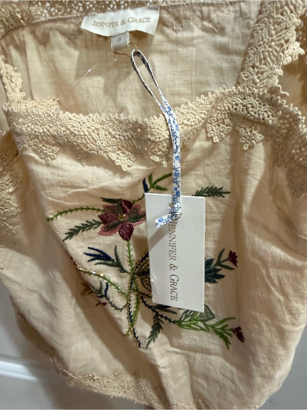 Embroidered Beige Crochet-Trim Floral Camisole - Women - Picture 4 of 6